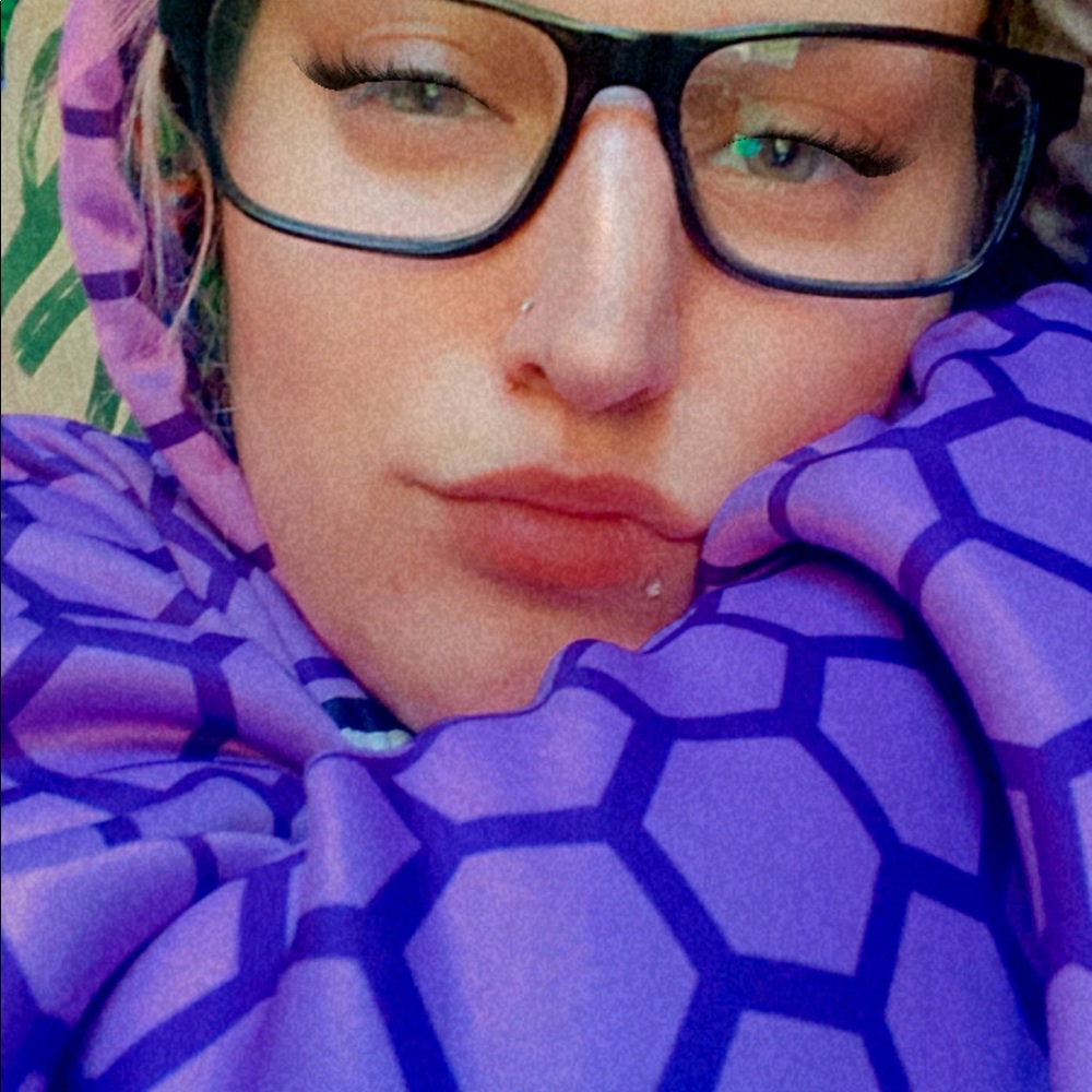 Meet your Posher, Courtney